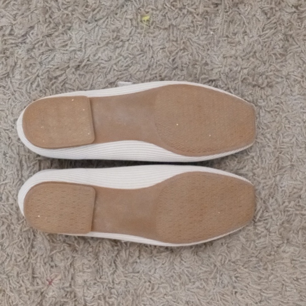 Vivaia Beige Textured Loafers - Picture 6 of 11